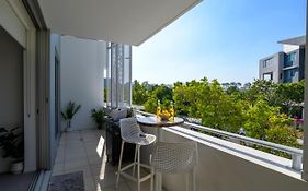 Luxury Stays Varsity-Robina-Bond